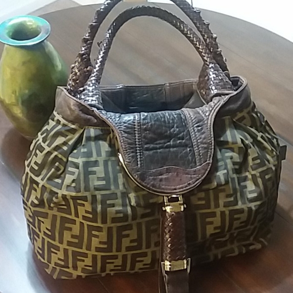 FENDI SPY BAG - Modern Take on Classic!!